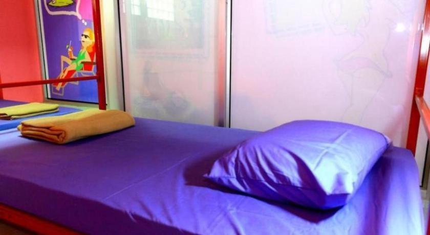 Oyo 586 I Hostel Phuket Exterior photo