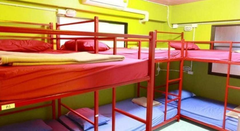 Oyo 586 I Hostel Phuket Exterior photo