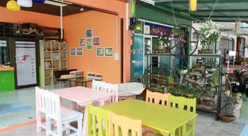 Oyo 586 I Hostel Phuket Exterior photo