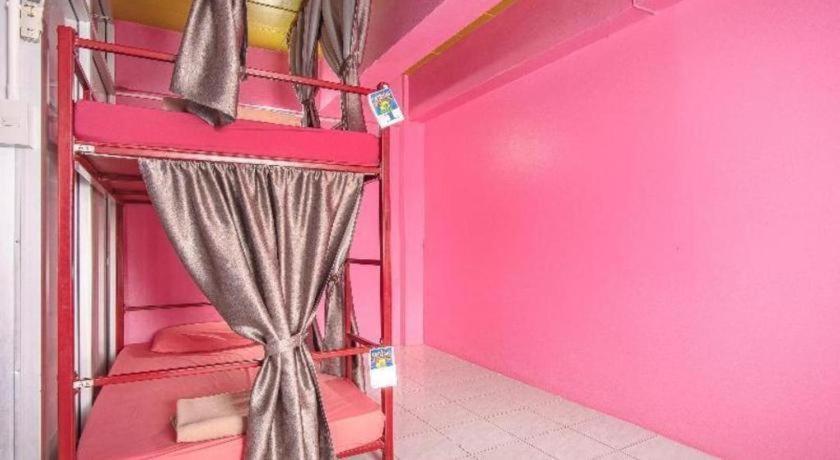 Oyo 586 I Hostel Phuket Exterior photo