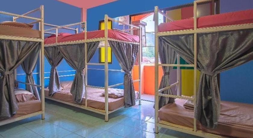 Oyo 586 I Hostel Phuket Exterior photo