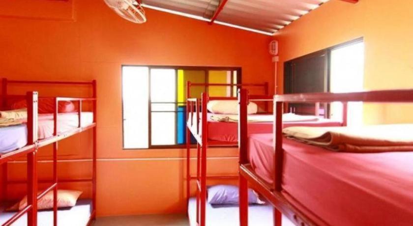 Oyo 586 I Hostel Phuket Exterior photo